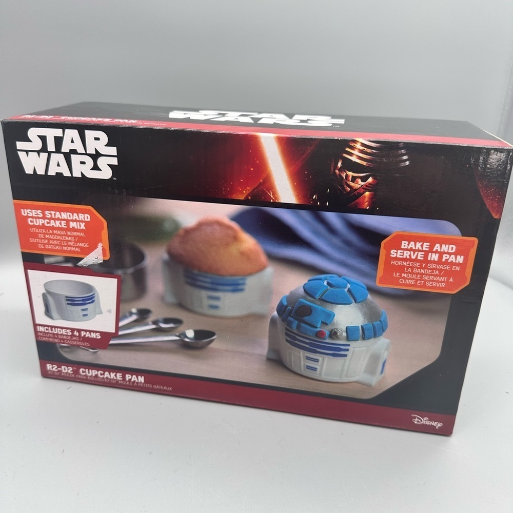 Star Wars R2-D2 cupcake pans